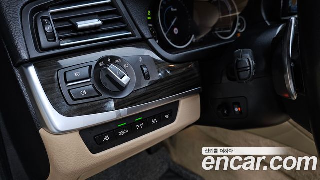 BMW 5 Series (F10) 528i Luxury Plus 2016 — фото 21