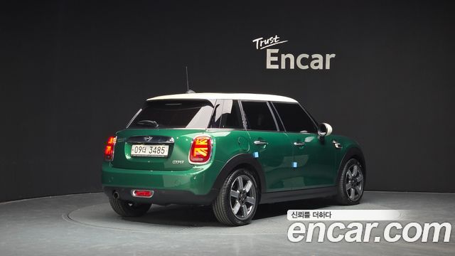 MINI Cooper 5Door 60th Edition 3rd 2019 — фото 2