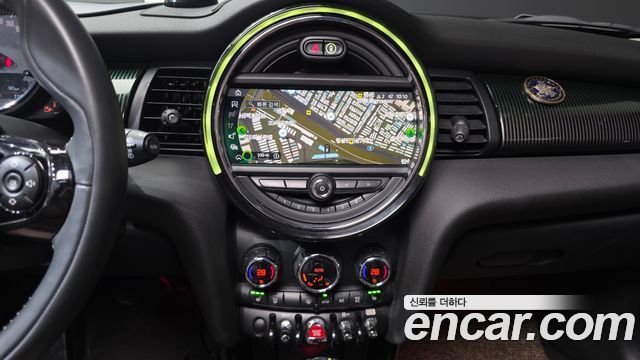 MINI Cooper 5Door 60th Edition 3rd 2019 — фото 18