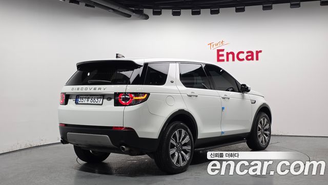 Land Rover Discovery Sport 2.0 TD4 HSE Luxury 2017 — фото 2
