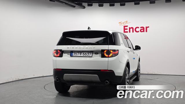 Land Rover Discovery Sport 2.0 TD4 HSE Luxury 2017 — фото 4