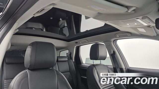 Land Rover Discovery Sport 2.0 TD4 HSE Luxury 2017 — фото 16