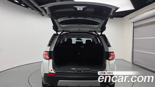 Land Rover Discovery Sport 2.0 TD4 HSE Luxury 2017 — фото 20