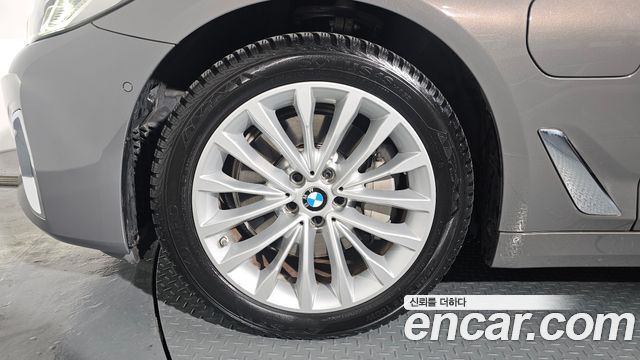 BMW 5 Series (G30) 530e Luxury 2021 — фото 5