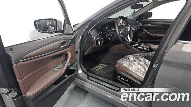BMW 5 Series (G30) 530e Luxury 2021 — фото 10