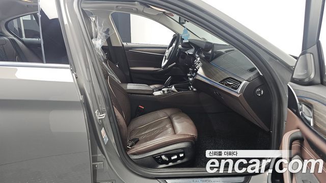 BMW 5 Series (G30) 530e Luxury 2021 — фото 11