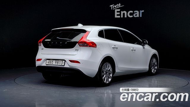 Volvo V40 D2 2nd 2015 — фото 2