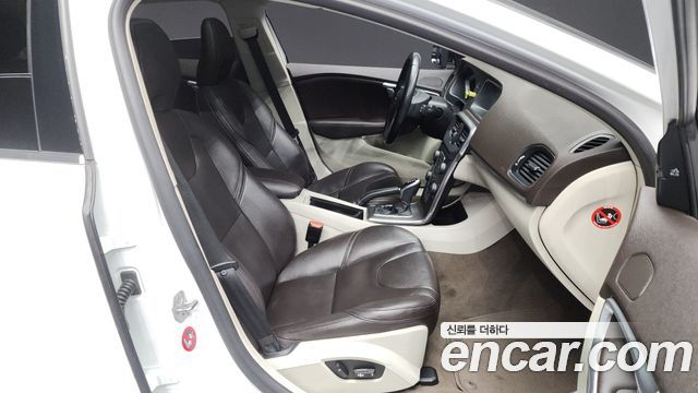 Volvo V40 D2 2nd 2015 — фото 11