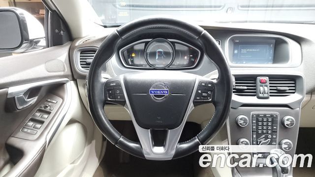 Volvo V40 D2 2nd 2015 — фото 13