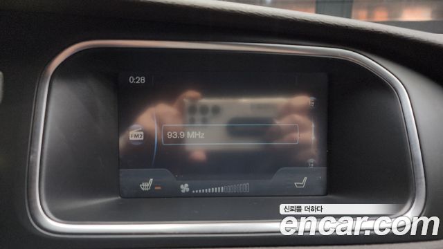 Volvo V40 D2 2nd 2015 — фото 14