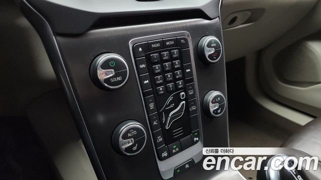 Volvo V40 D2 2nd 2015 — фото 16