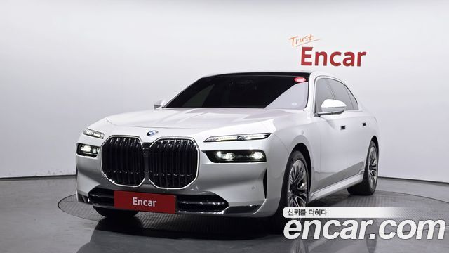 BMW 7 Series (G70) 740i sDrive Design Pure Excellence