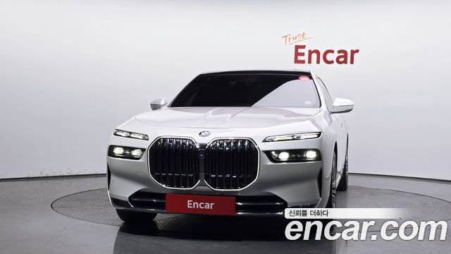 BMW 7 Series (G70) 740i sDrive Design Pure Excellence 2023 — фото 3