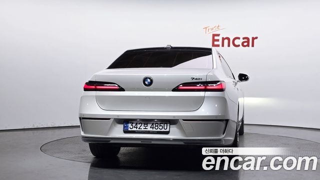 BMW 7 Series (G70) 740i sDrive Design Pure Excellence 2023 — фото 4