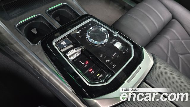 BMW 7 Series (G70) 740i sDrive Design Pure Excellence 2023 — фото 9