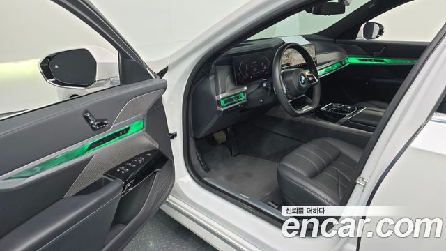 BMW 7 Series (G70) 740i sDrive Design Pure Excellence 2023 — фото 11