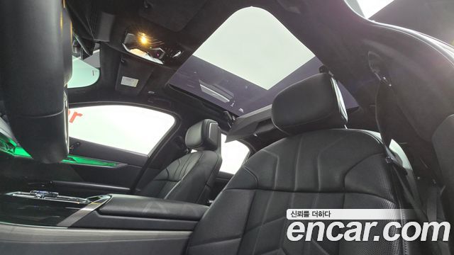 BMW 7 Series (G70) 740i sDrive Design Pure Excellence 2023 — фото 19