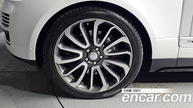 Land Rover Range Rover (IV) 4.4 SDV8 AB LWB DIESEL 2016 — фото 5