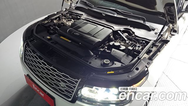 Land Rover Range Rover (IV) 4.4 SDV8 AB LWB DIESEL 2016 — фото 6