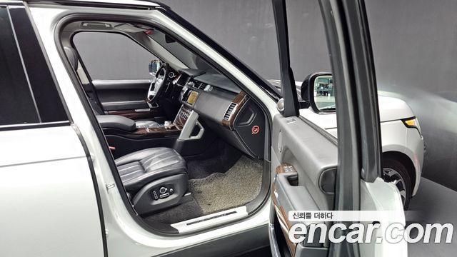Land Rover Range Rover (IV) 4.4 SDV8 AB LWB DIESEL 2016 — фото 11