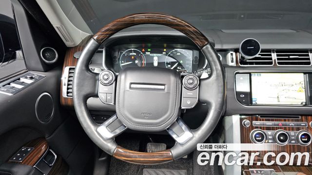 Land Rover Range Rover (IV) 4.4 SDV8 AB LWB DIESEL 2016 — фото 13