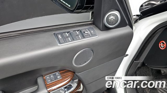 Land Rover Range Rover (IV) 4.4 SDV8 AB LWB DIESEL 2016 — фото 16