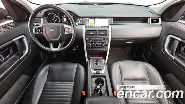 Land Rover Discovery Sport 2.0 TD4 HSE Luxury 2017 — фото 7
