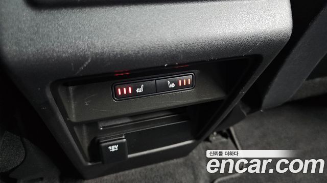 Land Rover Discovery Sport 2.0 TD4 HSE Luxury 2017 — фото 16