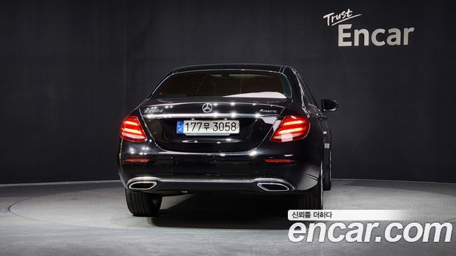 Mercedes-Benz E-Class (W213) E220d 4MATIC Exclusive 2019 — фото 4
