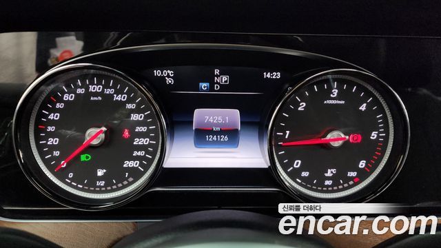 Mercedes-Benz E-Class (W213) E220d 4MATIC Exclusive 2019 — фото 8