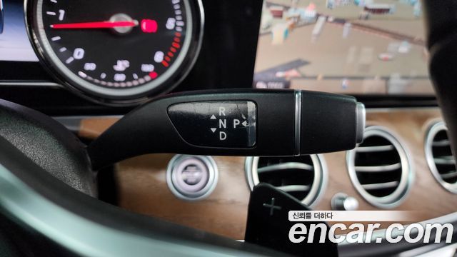 Mercedes-Benz E-Class (W213) E220d 4MATIC Exclusive 2019 — фото 9