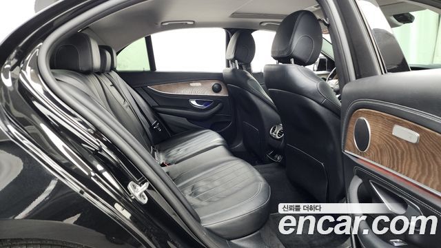 Mercedes-Benz E-Class (W213) E220d 4MATIC Exclusive 2019 — фото 16