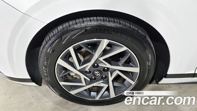 Hyundai Grandeur (GN7) 2,5 Gasoline 2WD Premium 2023 — фото 5