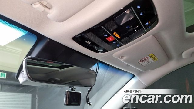 Hyundai Grandeur (GN7) 2,5 Gasoline 2WD Premium 2023 — фото 18