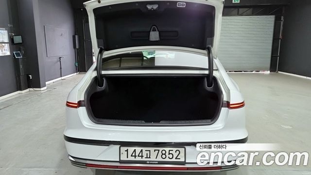 Hyundai Grandeur (GN7) 2,5 Gasoline 2WD Premium 2023 — фото 22