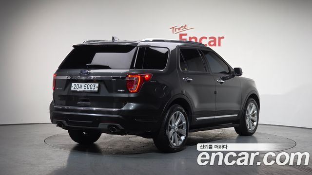 Ford Explorer 2.3 Limited 4WD 5th 2019 — фото 2
