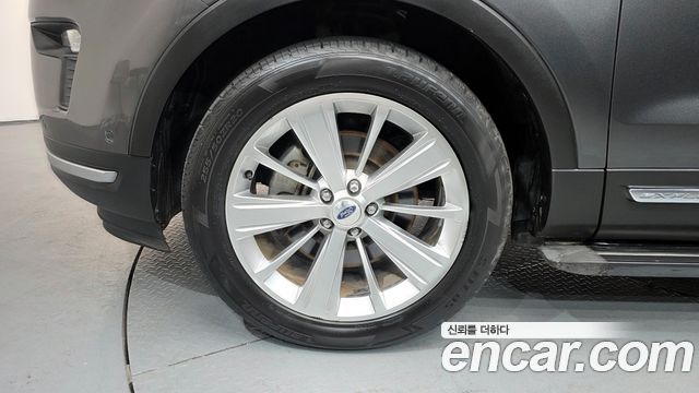 Ford Explorer 2.3 Limited 4WD 5th 2019 — фото 5