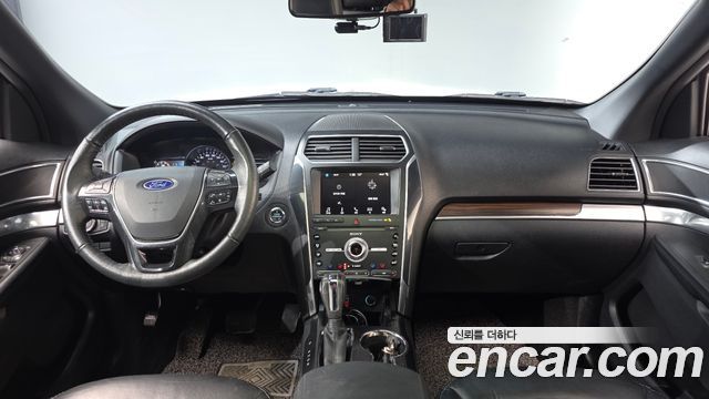 Ford Explorer 2.3 Limited 4WD 5th 2019 — фото 7