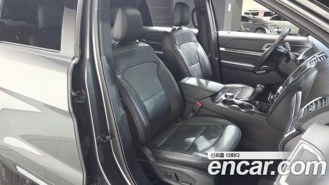 Ford Explorer 2.3 Limited 4WD 5th 2019 — фото 10