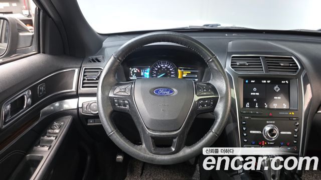 Ford Explorer 2.3 Limited 4WD 5th 2019 — фото 13