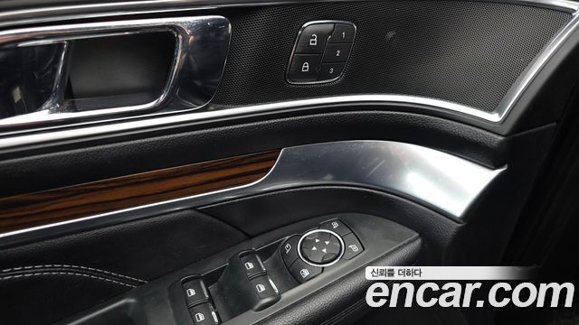 Ford Explorer 2.3 Limited 4WD 5th 2019 — фото 17