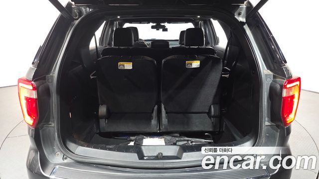 Ford Explorer 2.3 Limited 4WD 5th 2019 — фото 20