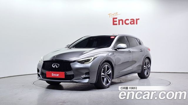 Infiniti Q30 2.0 Exclusive City Black