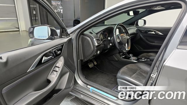 Infiniti Q30 2.0 Exclusive City Black 2017 — фото 11