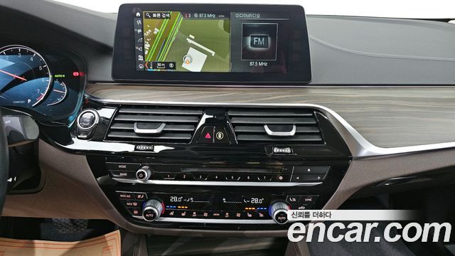 BMW 5 Series (G30) 530i xDrive Luxury Plus 2018 — фото 16