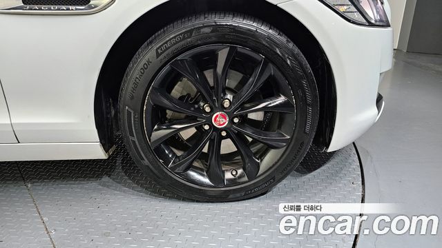 Jaguar XF (X260) 25t Prestige 2018 — фото 5