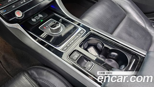Jaguar XF (X260) 25t Prestige 2018 — фото 9