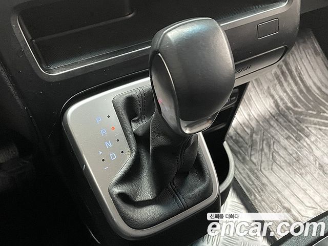 Hyundai Staria Cargo 5-Seater Modern 2023 — фото 9