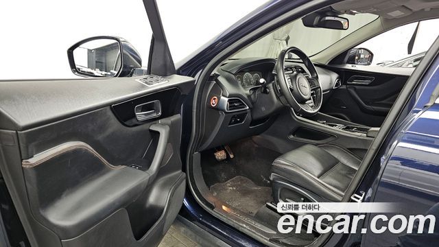 Jaguar F-PACE 20d Prestige 2018 — фото 10