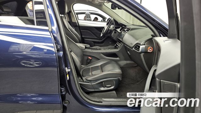 Jaguar F-PACE 20d Prestige 2018 — фото 11